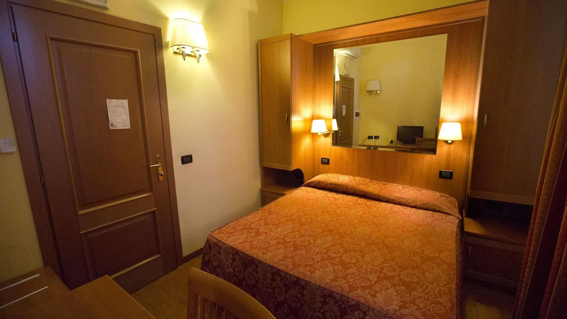 Hotel Lella Rome 2*,